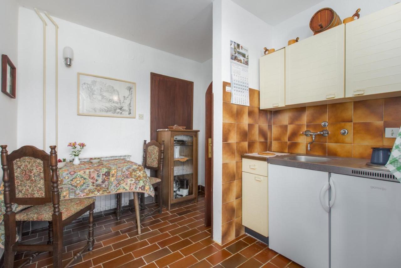 Anamarija Apartments Near The Beach And The Fantastic Adria Sea With Over 10 Small Islands Close By Funtana Exterior foto